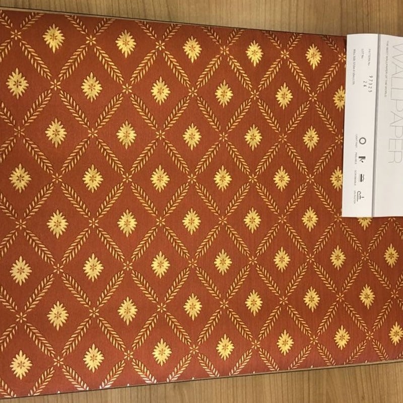 Gül Kurusu Varaklı Çiçek Desenli Duvar Kağıdı