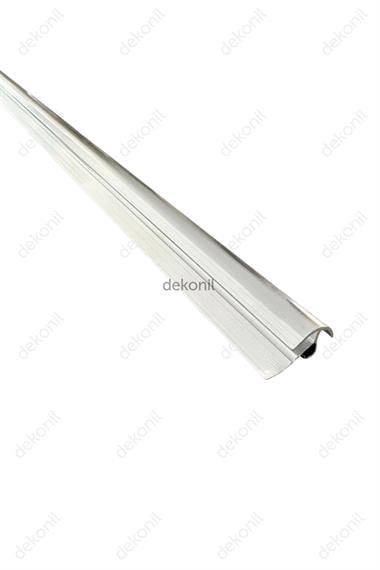 لوح PVC فضي بزاوية خارجية وبروفيل ألومنيوم 270 سم