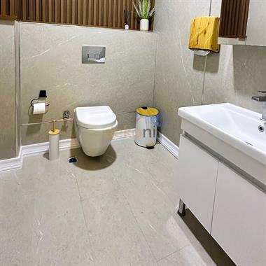 SPC Bej Mermer Parke – Su Geçirmez Zemin Paneli (305 × 1200 × 5 mm | Paket: 6 Adet / 2,23 m²)