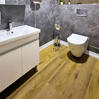 SPC Parke Doğal Meşe Desenli – Su Geçirmez Zemin Paneli 22,8*120 cm (Paket: 9 Adet / 2,5 m²)