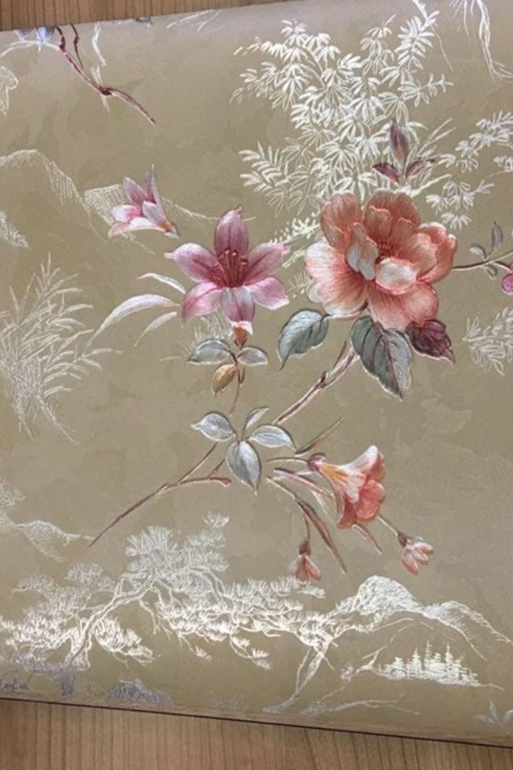 Silver Flower Patterned Wallpaper D-95110
