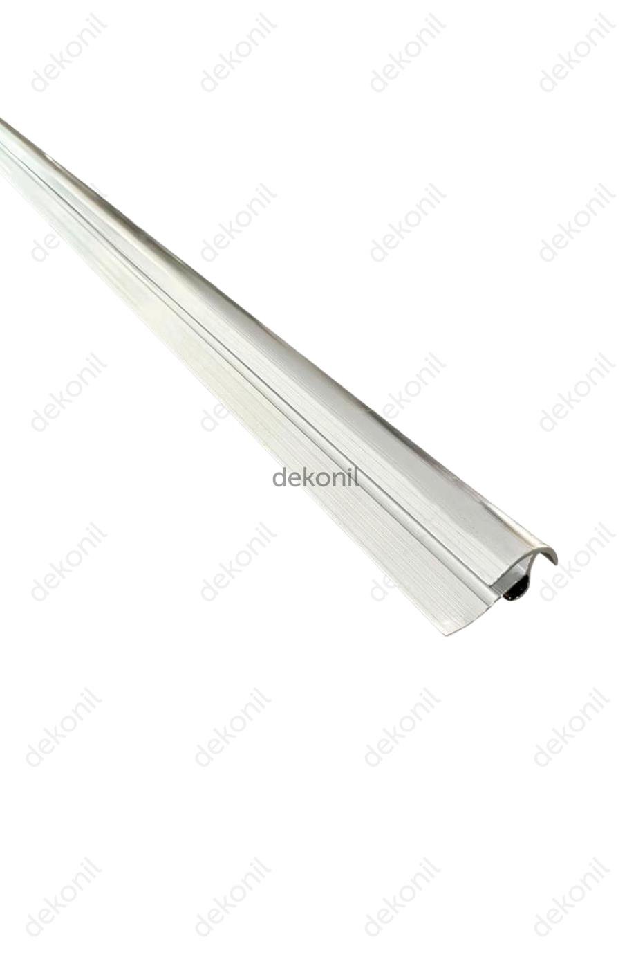 لوح PVC فضي بزاوية خارجية وبروفيل ألومنيوم 270 سم