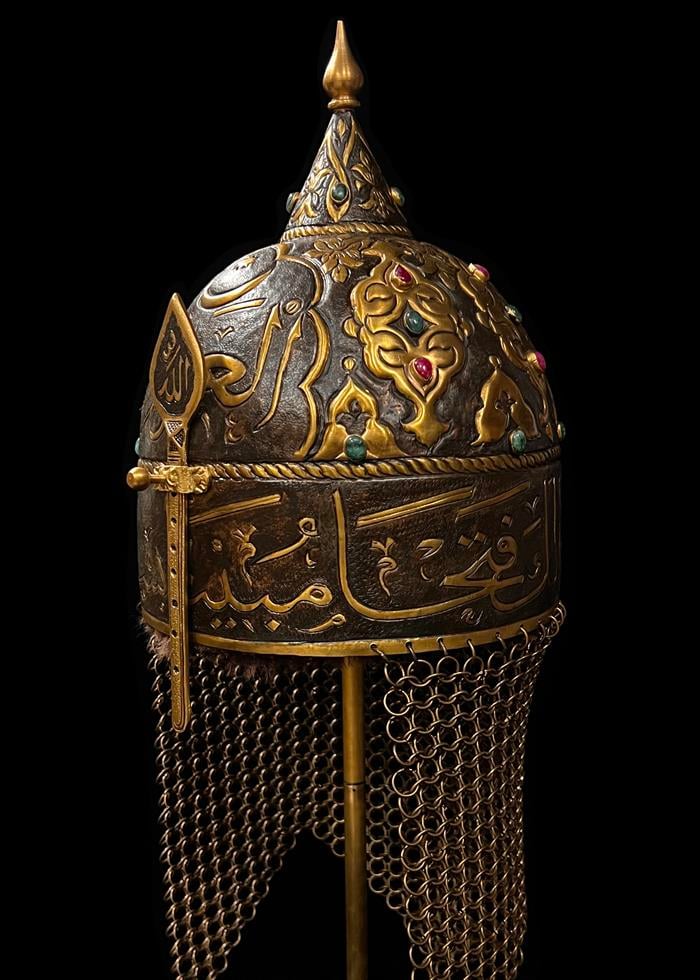 Fetih Nişanesi – Aziz İsimli, Taş İşlemeli Osmanlı Miğferi