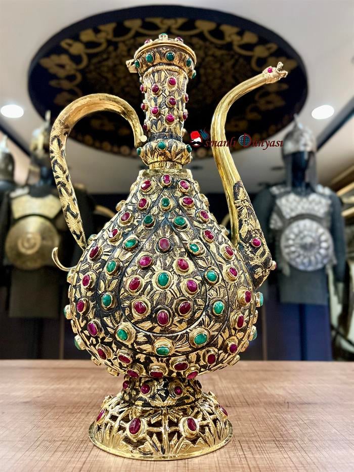 Sarayın Hazinesi Sultanların Yassı İbriği