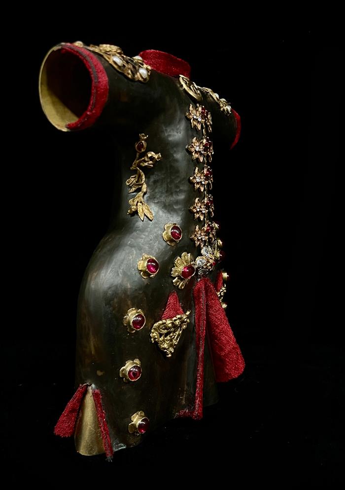 Zerafet Kaftanı – Osmanlı İhtişamını Yansıtan Eşsiz Bir Sanat Eseri