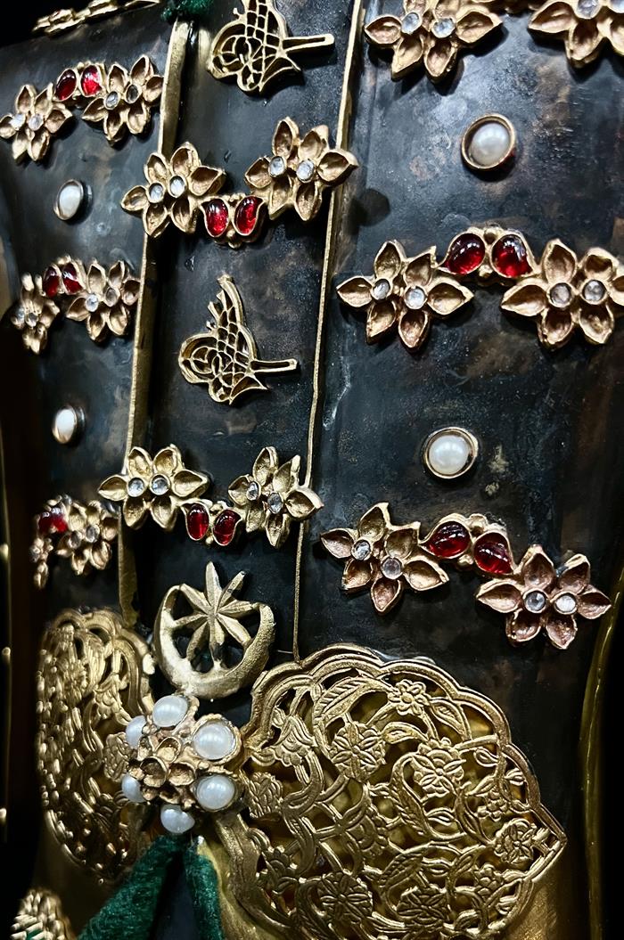 Zerafet Kaftanı – Osmanlı İhtişamını Yansıtan Eşsiz Bir Sanat Eseri