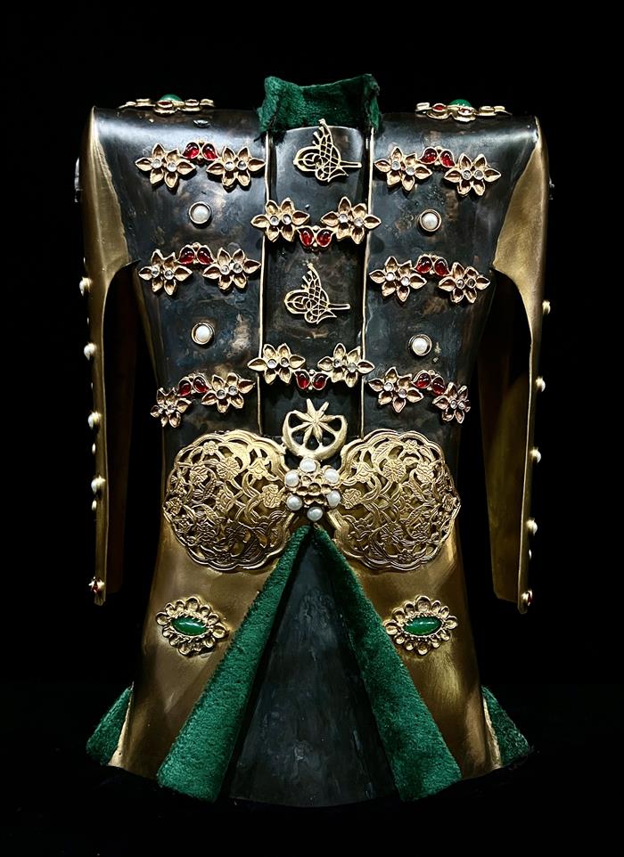 Zerafet Kaftanı – Osmanlı İhtişamını Yansıtan Eşsiz Bir Sanat Eseri