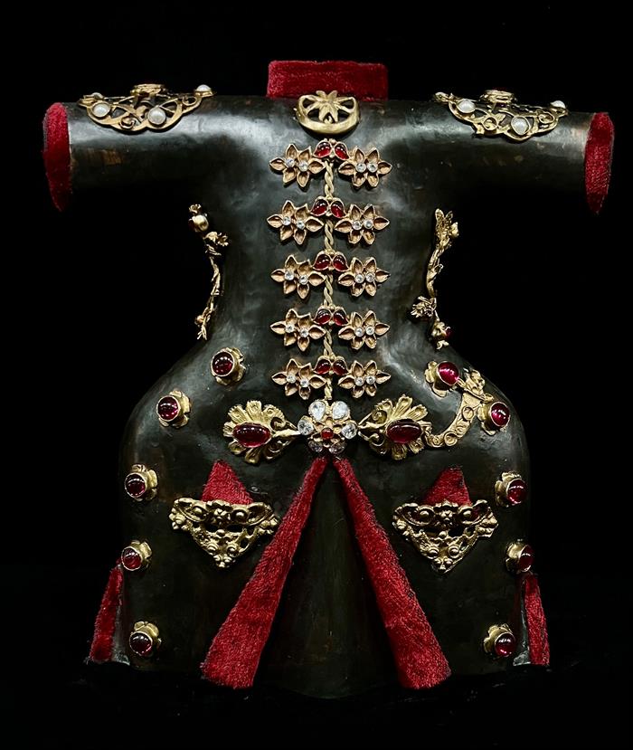 Zerafet Kaftanı – Osmanlı İhtişamını Yansıtan Eşsiz Bir Sanat Eseri