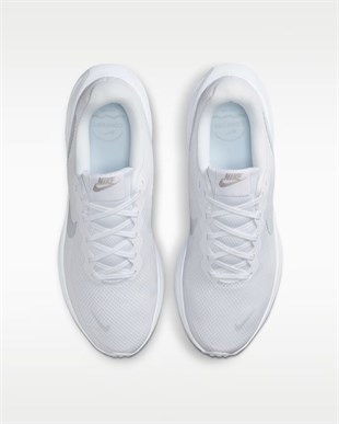 Nike Revolution 8 Erkek Beyaz Koşu Ayakkabısı