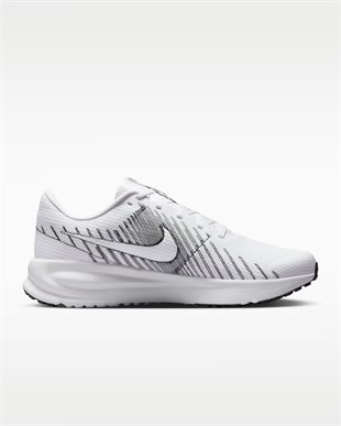 Nike Run Defy Erkek Beyaz Siyah Koşu Ayakkabısı HM9594-102