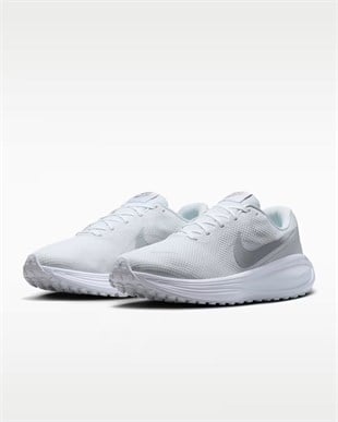 Nike Revolution 8 Erkek Beyaz Koşu Ayakkabısı