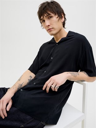 Jack & Jones JJEJEFF SOLID RESORT SHIRT S/S SN Erkek Siyah Gömlek