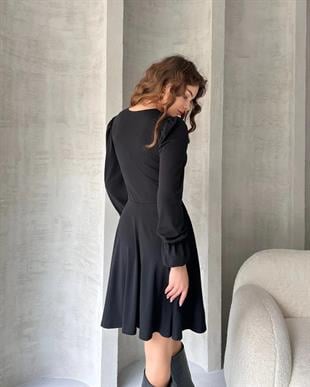 Defile V Yaka Düğme Detaylı Mini Crep Elbise