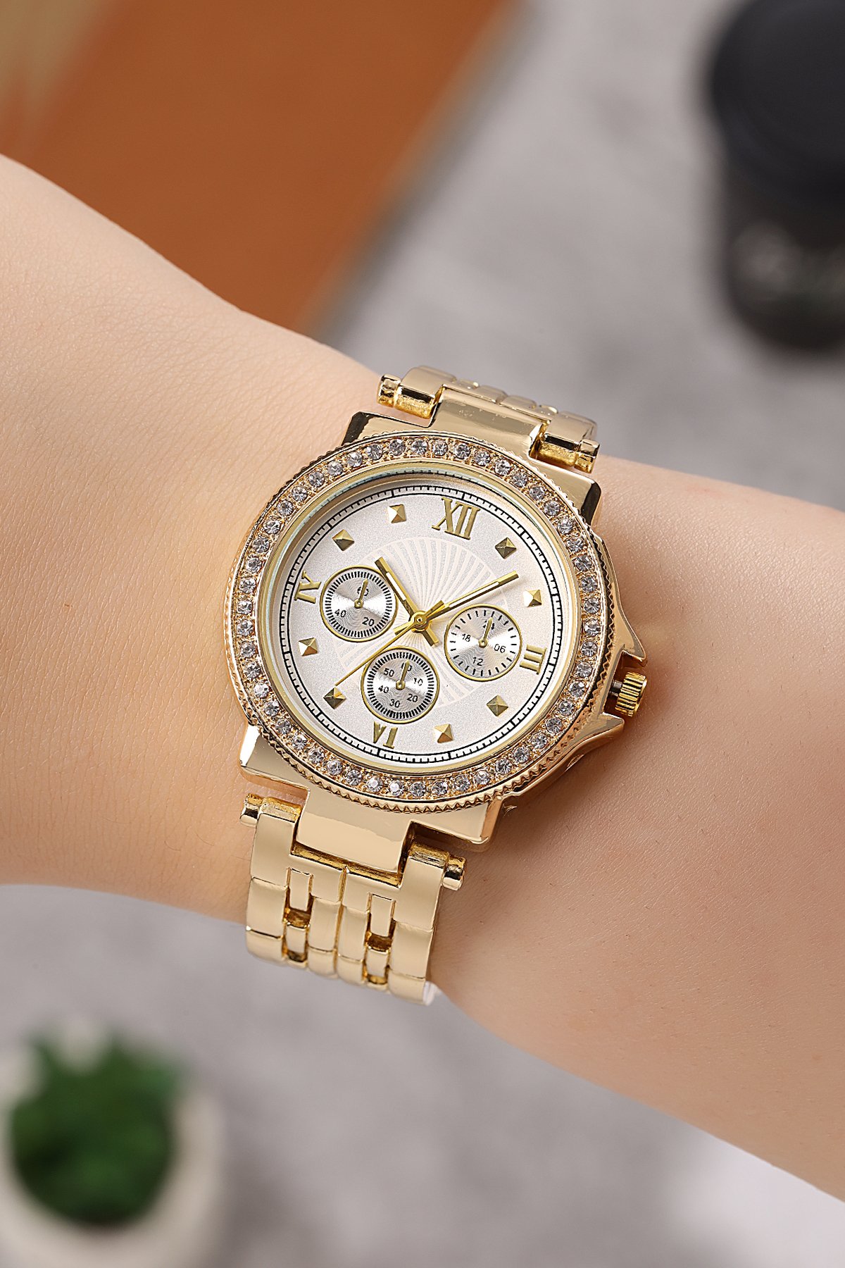 Dekoratif Kadran Taşlı Tasarım Metal Kordon Unisex Kol Saati