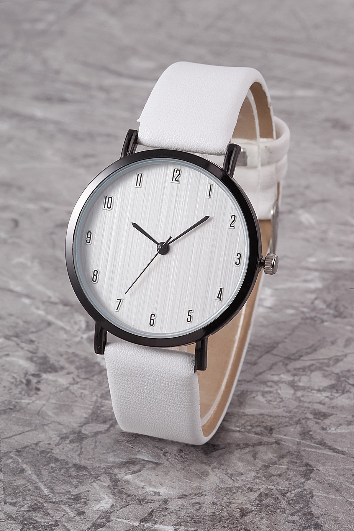 PLKK003R04 Arabik Numaralı,Kendinden Çizgili Kadran, Siyah Sade Kasa,Kadın BEYAZ Kol Saati