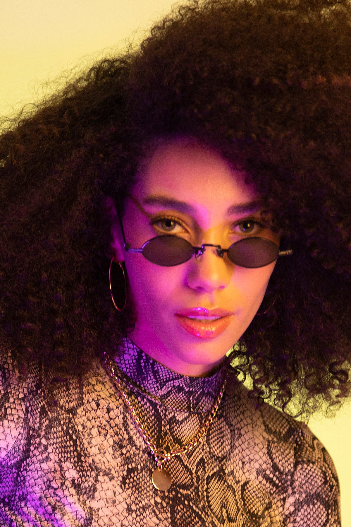 POLO55 Siyah Metal Çerçeveli Küçük Oval Retro Güneş Gözlüğü