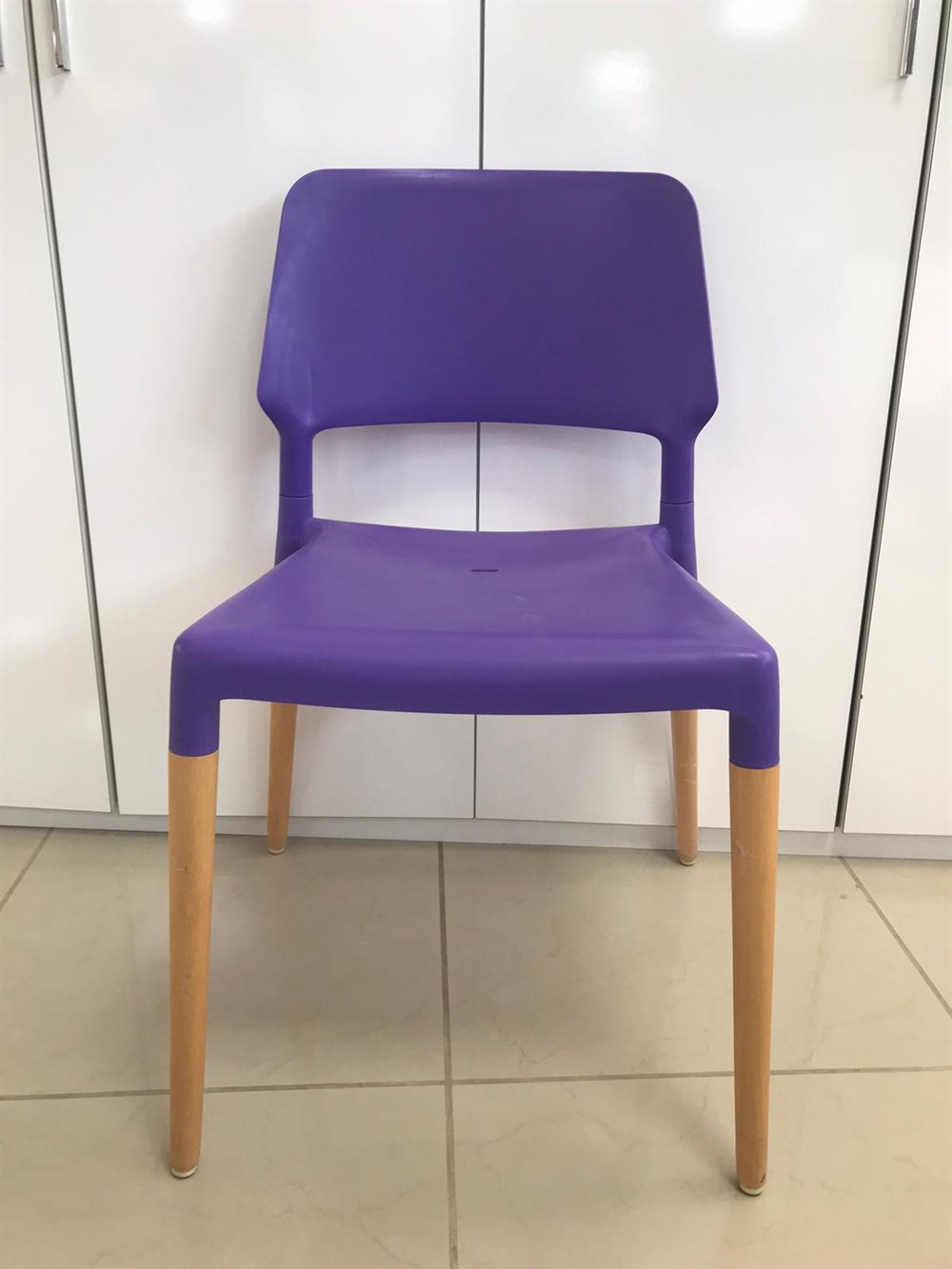 CHR-016-MR-1 PORTA  MASİF AYAKLI PLASTİK SANDALYE