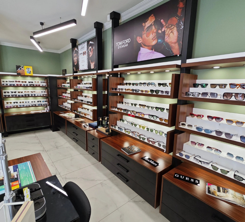 Exterior view of Emre Optik Didim Atatürk Boulevard store