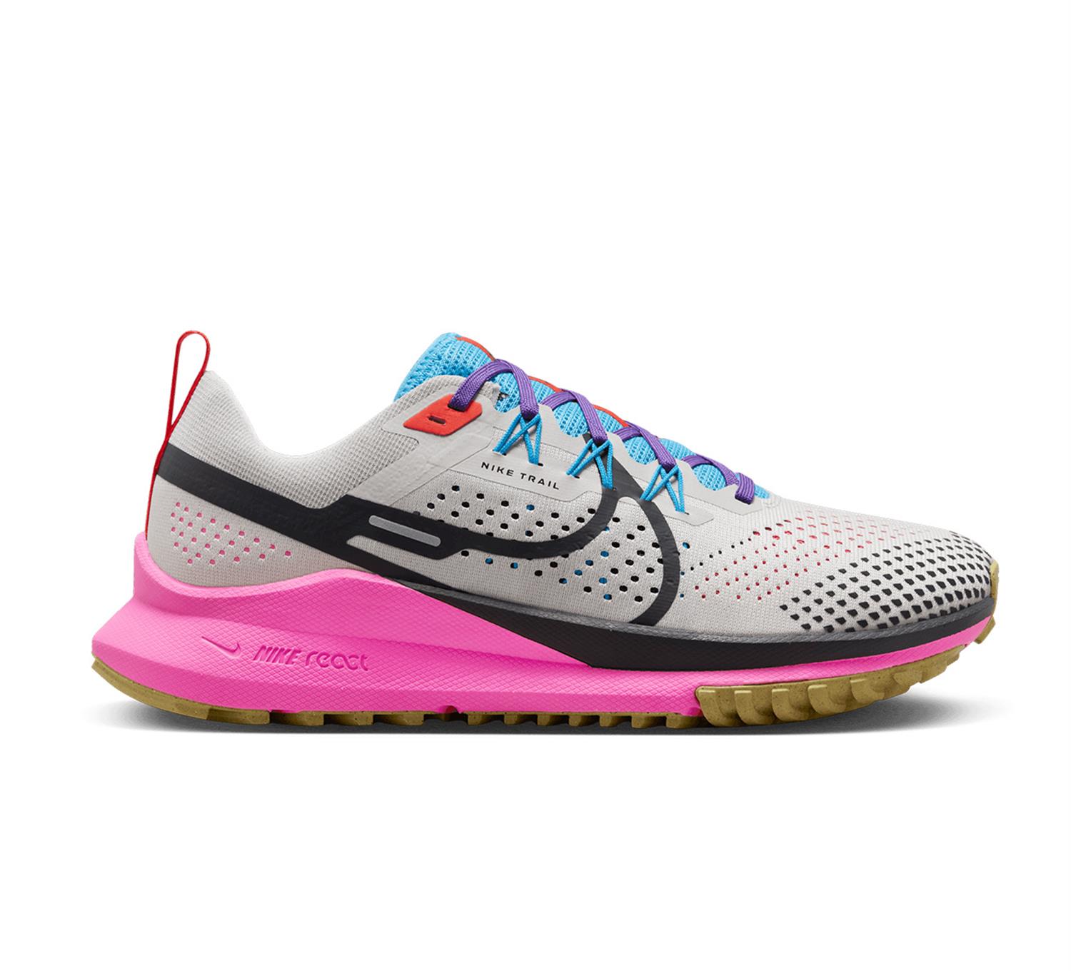 Nike Pegasus Trail 4 Arazi Tipi Kadın Koşu Ayakkabı FD0876-100
