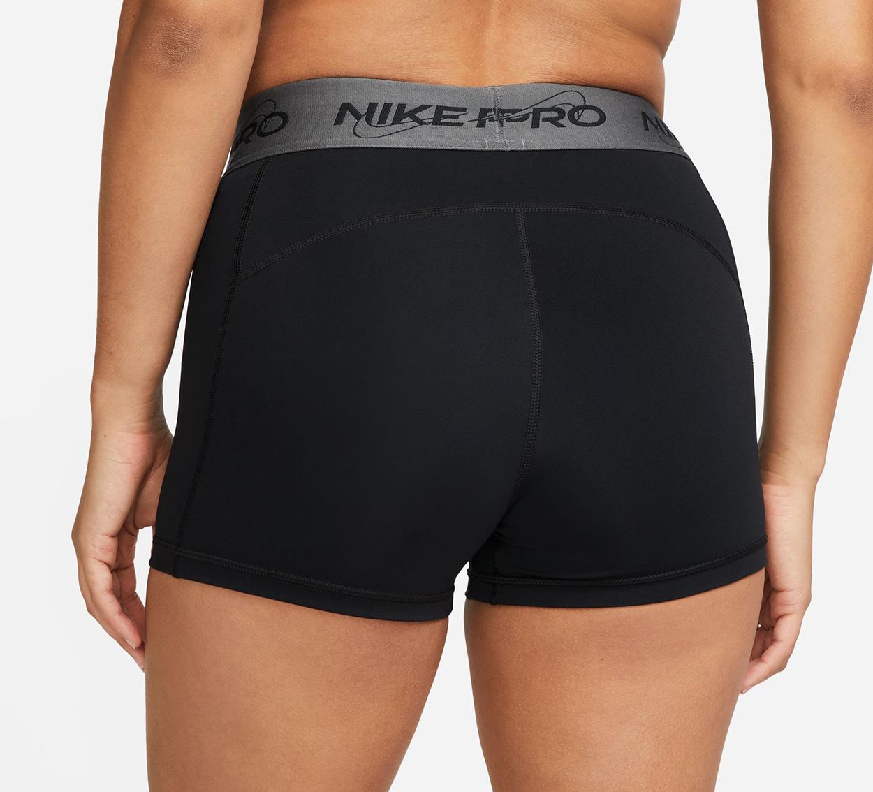 Nike Pro Normal Belli 8 cm Grafikli Kadın Şort FB5448-010