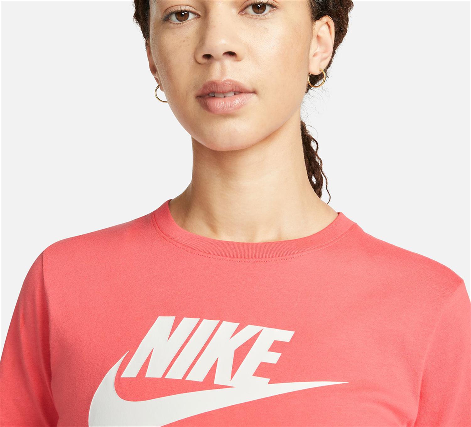 Nike Sportswear Essential Kısa Kollu Kadın Tişört DX7906-894