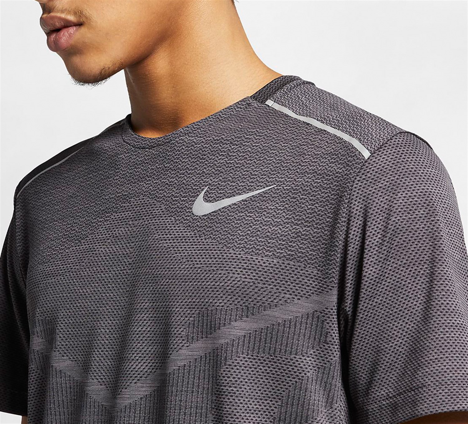 Nike TechKnit Ultra Short-Sleeve Running Top Erkek Koşu Tişört AJ7615-010