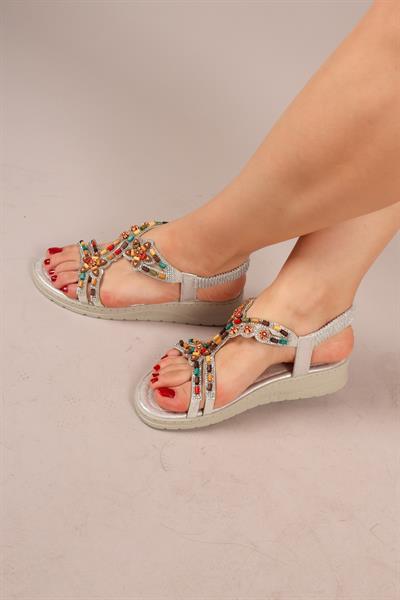 ALORA Etnik Taşlı Sandalet GÜMÜŞ