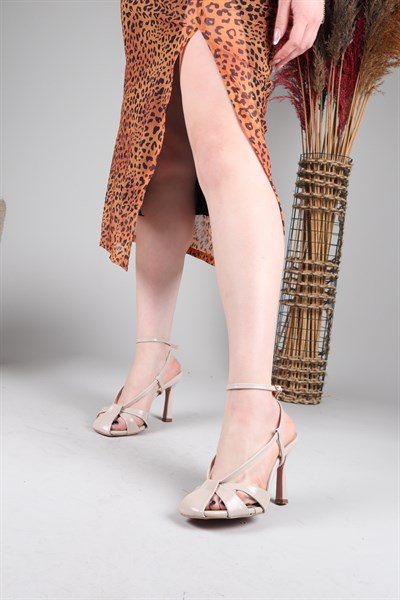 AMERON Burnu Kapalı Bilek Bağlı Topuklu Ayakkabı TEN