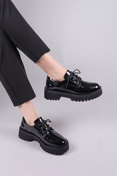 BAVİL Bağcıklı Rugan Loafer Ayakkabı SİYAH
