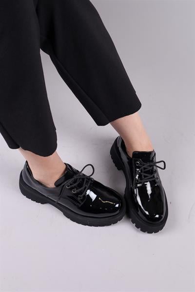 BAVİL Bağcıklı Rugan Loafer Ayakkabı SİYAH