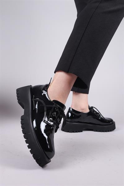 BAVİL Bağcıklı Rugan Loafer Ayakkabı SİYAH