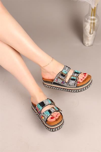 CONCHA Boncuk ve Taş Aksesuarlı Terlik SİYAH