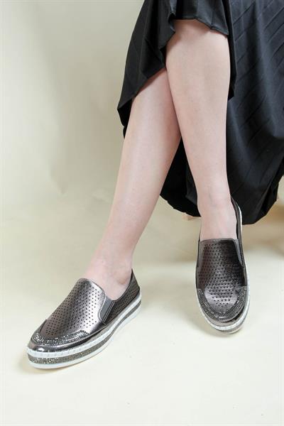 Delikli Taş Detaylı Sneakers PLATİN