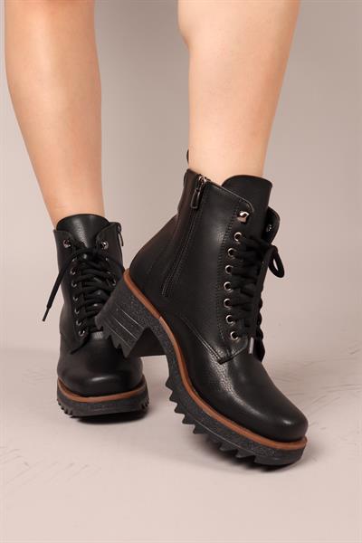 DORRA Kalın Topuklu Bağcıklı Bot SİYAH