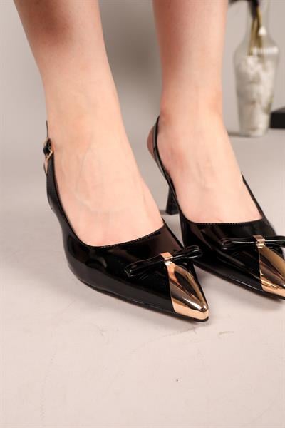 FİZZLE Burnu Metalli Rugan Stiletto SİYAH