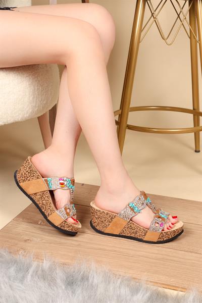 GUJA Boncuk İşlemeli Dolgu Topuk Terlik CAMEL