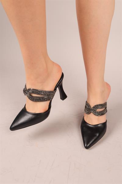 IZARD Taşlı Burnu Kapalı Topuklu Terlik SİYAH