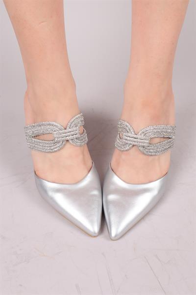 IZARD Taşlı Burnu Kapalı Topuklu Terlik GÜMÜŞ