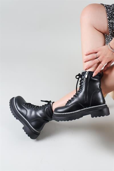 JETKA Bağcıklı Kadın Bot SİYAH