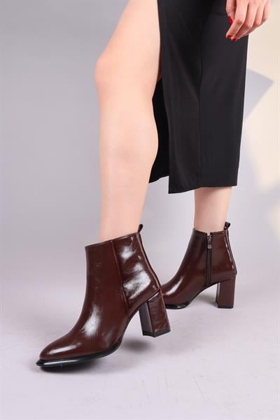 JON Düz Topuklu Bot KAHVERENGİ