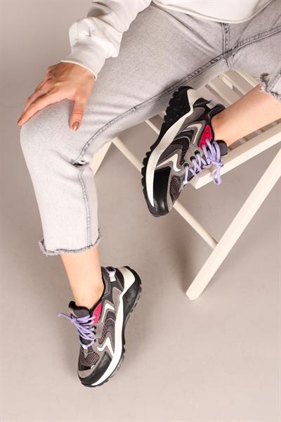 KARİ Çok Parçalı Kadın Spor Ayakkabı SİYAH