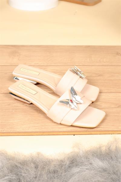 Kelebek Tokalı Topuk Detaylı Terlik TEN