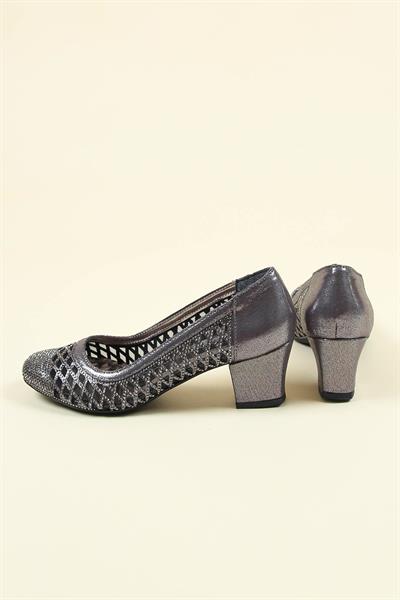 Lazer Taşlı Alçak Topuklu Ayakkabı PLATİN