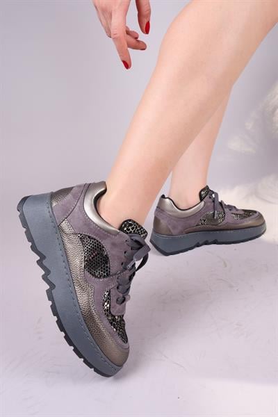 LİLY Süet Cilt Garnili Sneakers PLATİN