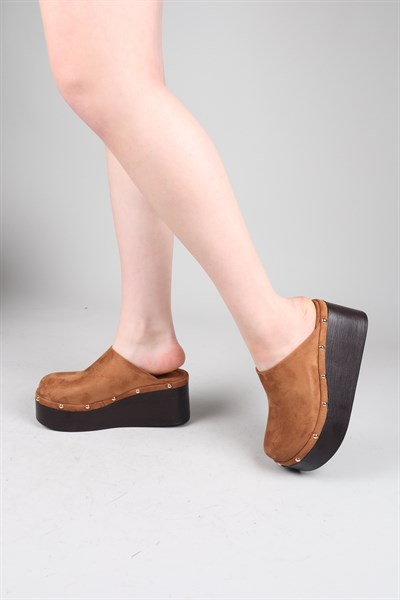 LORETO Troklu Burnu Kapalı Dolgu Topuk Terlik TABA