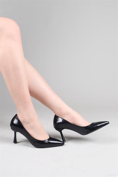 MACKAY Kırışık Cilt Stiletto SİYAH