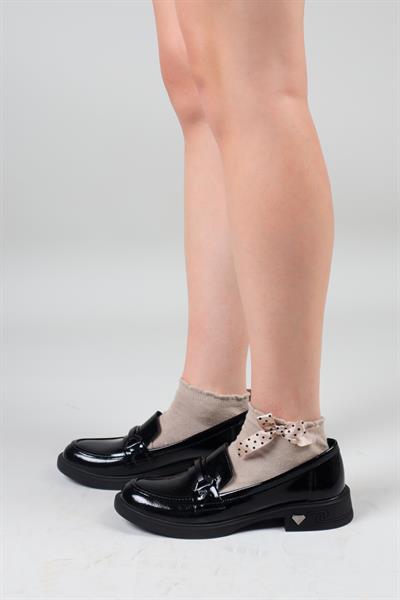 MAJA Toka Detaylı Rugan Kadın Babet SİYAH