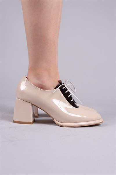 MATRE Bağcıklı Rugan Topuklu Ayakkabı TEN