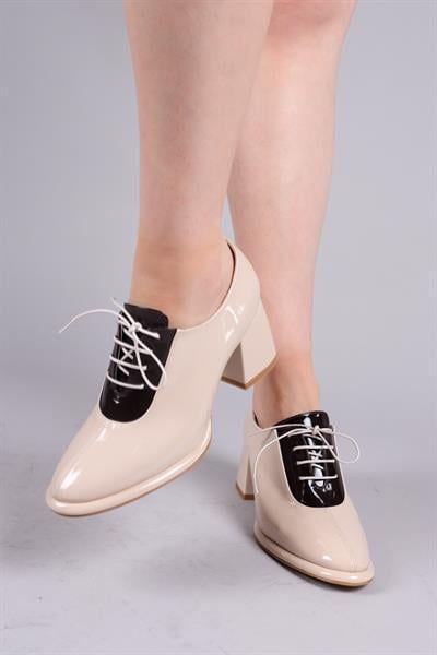 MATRE Bağcıklı Rugan Topuklu Ayakkabı TEN