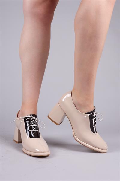 MATRE Bağcıklı Rugan Topuklu Ayakkabı TEN